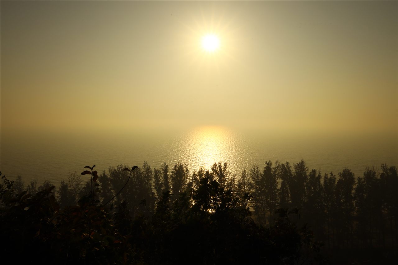 Chander Gari open jeep safari on Marine Drive